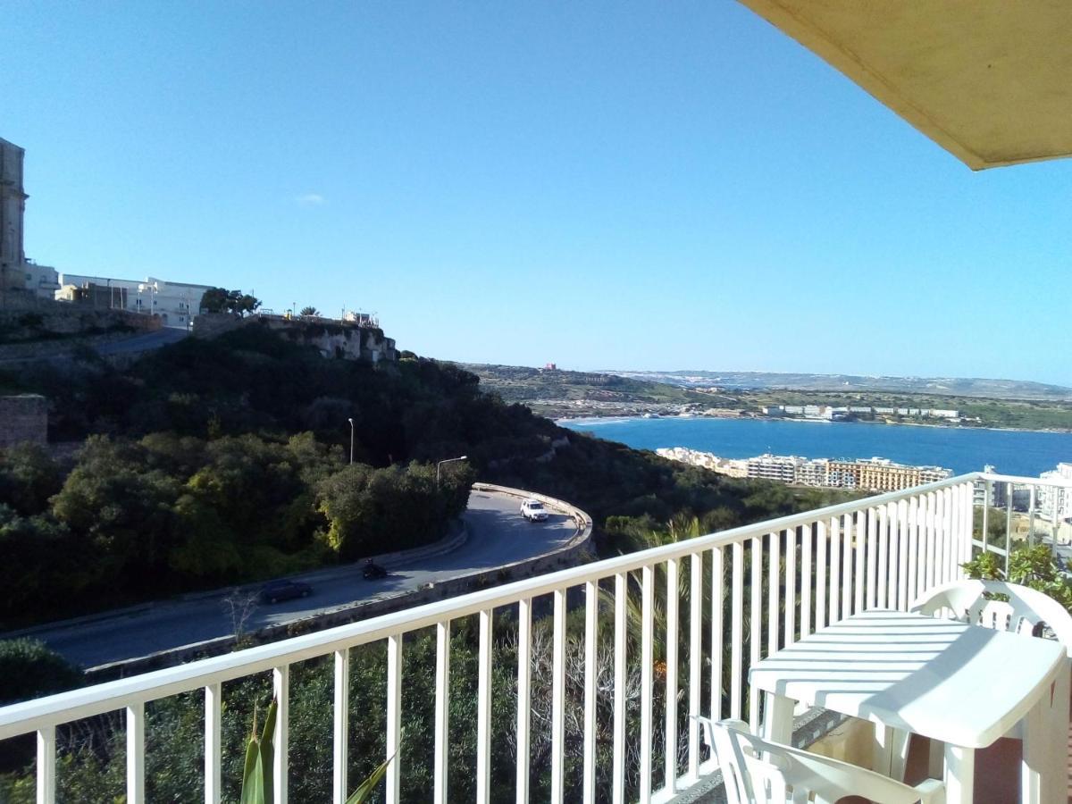 Unique Views, Sea Breeze Apartment *